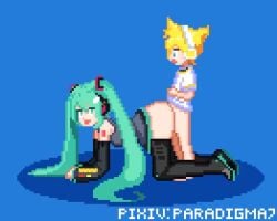 1boy 1boy1girl 1girls age_difference blue_hair doggy_style female happy_sex hatsune_miku kagamine_len smiling tagme video vocaloid yellow_hair