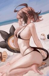 1girl absurdres ahoge alternate_costume ass barefoot bikini black_bikini black_hair black_tail blush breasts brown_hair closed_mouth creature day female from_side gigi_murin grem_(gigi_murin) highres hololive hololive_english huge_ahoge legs multi-strapped_bikini_bottom multicolored_hair naokomama ocean on_ground outdoors small_breasts streaked_hair swimsuit tail thighs twintails virtual_youtuber