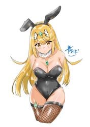 1girls alternate_costume animal_ears bangs blonde_hair blue_fox_(aoba) blush breasts bunny_ears bunny_suit bunnysuit cleavage covered_navel eyebrows_visible_through_hair fake_animal_ears female gem hair_ornament headpiece jewelry large_breasts latex long_hair mythra_(xenoblade) nintendo pose shiny shiny_skin simple_background smile solo swept_bangs thighhighs thighs tiara tray very_long_hair white_background xenoblade_(series) xenoblade_chronicles_2 yellow_eyes