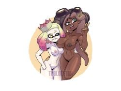 beauty_mark belly_piercing boobs busty dark-skinned_female hand_on_hip marina_(splatoon) naked_female nintendo nipple_piercing nipples nude_female pale_skin peace_sign pearl_(splatoon) piercings simple_background splatoon_(series) splatoon_2 tecoloteton tentacle_hair yuri