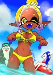 1boy 2girls alternate_hairstyle big_man_(splatoon) bikini breasts dark-skinned_female dark_skin female frye_(splatoon) gold_eyes inkling male shiver_(splatoon) squishcap_(artist) thighs two_tone_hair wink yellow_hair