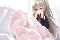 damao_yu donut foot_focus girls'_frontline ump45_(girls'_frontline)