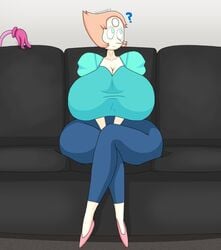 couch hand huge_ass huge_breasts huge_thighs pearl_(steven_universe) spinel_(steven_universe) steven_universe touhoufan white_skin