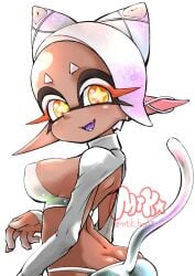 ass_crack big_breasts big_forehead cat_ears cleavage dark-skinned_female frye_(grand_festival) frye_(splatoon) frye_onaga grand_festival_(splatfest) looking_back mtk_hoshi splatoon splatoon_(series) splatoon_3 tail yellow_eyes