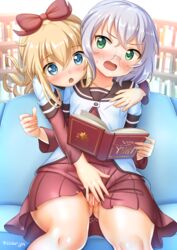 2girls artist_name bar_censor blonde_hair blue_eyes blush book breast_grab breasts cedar_(artist) censored couch fingering glasses grabbing grabbing_from_behind green_eyes hair_ribbon ikeda_chizuru indoors library long_hair looking_at_another multiple_girls nanamori_school_uniform no_panties on_couch open_mouth pussy pussy_juice red_ribbon ribbon school_uniform short_hair silver_hair skirt small_breasts smile sweat thighs toshinou_kyouko yuri yuru_yuri