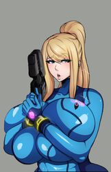 1girls 3rd_party_edit blonde_hair blue_eyes breast_press breast_squish breasts breasts_bigger_than_head edit edited eyebrows_visible_through_hair female female_only female_protagonist gigantic_breasts holding_weapon huge_breasts metroid nintendo ponytail samus_aran skin_tight solo tensa-zangitsu tight_clothing upper_body weapon