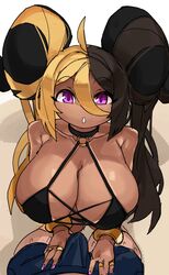 1boy 1girls :o ahoge aife_(zanamaoria) big_breasts black_hair blonde_hair bracelet choker cleavage curved_horn dark-skinned_female dark_skin female_focus hair_on_horn hands_on_crotch highres horns kneeling long_hair looking_at_viewer original penis_bulge pov pov_eye_contact purple_eyes purple_nails ring side-tie_bikini simple_background succubus tan_skin two_tone_hair viewed_from_above zanamaoria