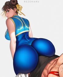 1boy 1girls absurdres artist_name ass blue_bodysuit blue_vest bodysuit boner brown_eyes brown_hair bulge buttjob capcom chun-li cowboy_shot double_bun erect_penis erection female grey_background hair_bun hair_ribbon highres huge_ass looking_at_viewer looking_back parted_lips rezeharu ribbon ryu_(street_fighter) seductive short_hair simple_background sitting sitting_on_lap sitting_on_person skin_tight straight street_fighter street_fighter_alpha teasing thighs vest wide_hips yellow_ribbon