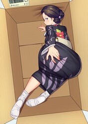 1girls ass ass_focus ass_up big_ass black_hair clothed clothing demon_slayer female female_only full_body fully_clothed girl_in_a_box hand_on_ass in_box in_container japanese_clothes kimetsu_no_yaiba kimono konishi_(565112307) looking_at_viewer looking_back mature_female milf obi purple_eyes socks solo tabi tamayo_(kimetsu_no_yaiba) tied_hair top-down_bottom-up white_socks