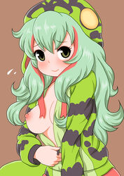 bagua boomslang_(kemono_friends) breasts brown_background closed_mouth eyebrows_visible_through_hair female flying_sweatdrops furrowed_eyebrows green_hair grey_eyes hair_between_eyes hood hooded_jacket jacket kemono_friends long_hair long_sleeves looking_at_viewer medium_breasts multicolored_hair nipples no_bra one_breast_out red_eyes simple_background smile snake_print snake_tail solo tail two-tone_hair undressing unzipping upper_body zipper zipper_pull_tab