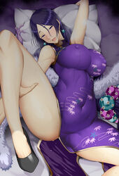 1boy 1girls before_sex cheongsam china_dress chinese_clothes curvaceous curvy erect_nipples_under_clothes fate/grand_order fate_(series) female looking_at_viewer lying_on_back lying_on_bed male_pov mature mature_female minamoto_no_raikou_(fate/grand_order) qipao sex straight thick_thighs unadon voluptuous