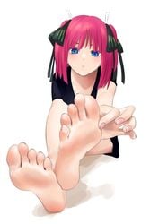 barefoot blue_eyes feet female female_only foot_focus go-toubun_no_hanayome nakano_nino shirow_(mha03133) soles solo toes twintails