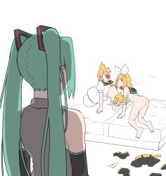 ass bed blonde_hair bottomless caught censored clothes_on_floor cum green_hair hatsune_miku incest interrupted itoyokocho kagamine_len kagamine_rin long_hair on_bed open_mouth short_hair siblings twintails vocaloid walk-in