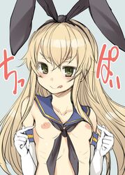 black_hairband blonde_hair blush bosshi breasts closed_mouth collarbone elbow_gloves eyebrows_visible_through_hair female gloves green_eyes hair_between_eyes hairband highres kantai_collection licking_lips long_hair looking_at_viewer nipples sailor_collar shimakaze_(kantai_collection) simple_background small_breasts smile solo tongue tongue_out upper_body white_gloves