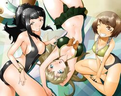 3girls amane_yuki beach bikini black_hair brown_hair clothed female_only grin kurushima_kaede midriff nakase_katsumi outdoors sengoku_rokurou_(oshigoto_boshu_chu) steins;gate steins;gate_0 swimsuit