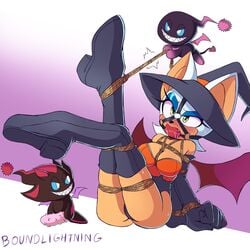 1girls 2021 2boys 2d alternate_costume ball_gag blue_eyes bondage boundlightning breasts chao_(sonic) dark_chao drooling femsub gag gagged half-closed_eyes halloween halloween_costume harness_ball_gag harness_gag hat hd hi_res high_resolution mobian mobian_(species) mobian_bat multicolored_background penis pink_background rope rouge_the_bat sega size_difference small_dom_big_sub sonic_(series) sonic_adventure_2 sonic_the_hedgehog_(series) submissive submissive_female tied tied_up white_background witch_hat