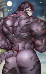 1boy absurdres animal_ears ass bara biceps black_fur black_hair completely_nude english_commentary from_behind furry furry_male highres looking_at_viewer male_focus multiple_scars muscular muscular_male nude scar scar_across_eye scar_on_arm scar_on_back scar_on_face scar_on_nose sdorica tail tamainu tiger_boy tiger_ears tiger_stripes tiger_tail yao_(sdorica)