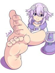 absurdres barefoot d-pad d-pad_hair_ornament feet female foot_focus hair_ornament highres jacket neptune_(neptunia) neptunia_(series) purple_eyes shoes shoes_removed short_hair soles toes video_game zuko_(artist)