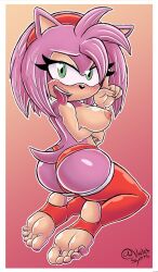 <3_eyes 1girls amy_rose anthro ass big_breasts blush breast_squish breasts clothed clothing eulipotyphlan feet female gradient_background heart hedgehog hi_res legwear looking_at_viewer mammal open_mouth open_smile panties sega simple_background smile solo sonic_(series) sonic_the_hedgehog_(series) squish thigh_highs thong tongue tongue_out topless underwear violetsynth