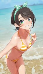 absurdres bangs bare_shoulders beach bikini bikini_tan black_hair blue_sky blurry blurry_background breasts collarbone commentary day eyebrows_visible_through_hair female green_eyes grin hand_up highres hololive hololive_gen_2 hololive_japan horizon leaning_forward looking_at_viewer medium_breasts nail_polish no_navel ocean oozora_subaru pulled_by_self short_hair sky smile solo strap_pull striped striped_bikini swept_bangs swimsuit takita tan tanline thighs virtual_youtuber water wet wholesome yellow_bikini