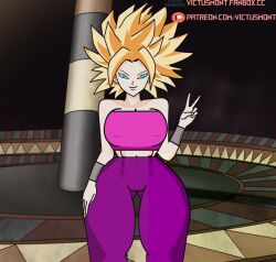 abs alternate_breast_size ass_visible_through_thighs big_ass big_breasts blonde_hair blue_eyes bracelet caulifla clothes dragon_ball dragon_ball_super female hand_on_thigh peace_sign pink_topwear purple_pants saiyan smile super_saiyan tank_top thick_thighs thigh_gap top victusmont wide_hips