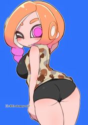 1girls artist_signature ass ass_cleavage back_view blue_background blush booty_shorts bra breasts highres large_breasts light_skin looking_at_viewer makino_nono nintendo octoling octoling_girl oni_wasabi_(makino_nono) orange_hair original_character pink_eyes presenting shorts sideboob simple_background solo splatoon splatoon_(series) sports_bra sportswear thick_thighs thighs tight_clothing wink winking_at_viewer