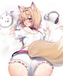 animal_ear_fluff animal_ears ass ass_focus blonde_hair blue_eyes dog_ears dog_girl dog_tail female hair_ornament highres hololive hololive_english hololive_english_-advent- maru_ccy mococo_abyssgard multicolored_hair open_mouth pink_hair rear_view solo streaked_hair tail virtual_youtuber vtuber x_hair_ornament