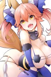 :d animal_ears breasts cleavage commentary cosplay english_commentary eyebrows_visible_through_hair fate/grand_order fate_(series) female female_focus fox_ears fox_tail fur_collar highres hotvr large_breasts mash_kyrielight mash_kyrielight_(dangerous_beast) mash_kyrielight_(dangerous_beast)_(cosplay) oerba_yun_fang official_alternate_costume open_mouth red_hair skin_fang skindentation smile solo tail tamamo_no_mae_(fate) thighhighs yellow_eyes