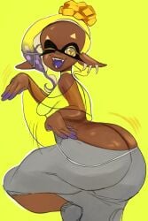 1girls ass ass_cleavage big_ass bottom_heavy breasts butt_crack dark-skinned_female dark_skin deep_cut_(splatoon) female female_focus female_only frye_(splatoon) huge_ass huge_butt humanoid inkling looking_at_viewer nintendo pointy_ears pyredaemos small_breasts solo solo_female splatoon splatoon_3 standing tentacle_hair thick_thighs thighs wink yellow_eyes yellow_theme