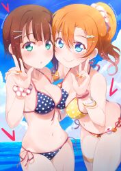 2girls bikini blue_eyes blush brown_hair female female_only green_eyes kitahara_tomoe_(kitahara_koubou) kousaka_honoka kousaka_yukiho looking_at_viewer love_live! love_live!_school_idol_project multiple_girls orange_hair sisters swimsuit v water