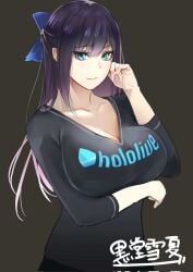 a-chan_(hololive) alternate_breast_size alternate_hair_length alternate_hairstyle aqua_eyes arm_under_breasts artist_name bangs black_background black_shirt blue_bow bow breasts cleavage collarbone female hair_behind_ear hairbow highres hololive hololive_staff large_breasts long_hair looking_at_viewer mature_female milf no_eyewear pink_shirt shirt smile solo virtual_youtuber yukina_kokudo