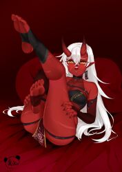 1girls akumi ass feet fingerless_gloves gloves oni oni_horns red-skinned_female red_gloves red_skin scars soles virtual_youtuber vyugen white_hair yellow_eyes