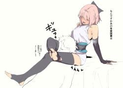 absurdres ahoge black_bow blush bow commentary_request detached_sleeves fate/grand_order fate_(series) feet female grey_background hairbow head_between_thighs headlock highres japanese_clothes jikatarou kimono obi okita_souji_(fate) okita_souji_(fate)_(all) pink_hair sash short_kimono sitting sleeveless sleeveless_kimono spread_legs stirrup_legwear translation_request