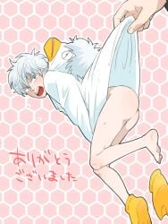 angry annoyed blue_eyes blush bottomless chihi_(pixiv) elizabeth_(gintama) embarrassed gintama gintoki_sakata japanese_text looking_back male male_only official_alternate_costume open_mouth pink_background single_shoe solo_focus suspension sweatdrop white_hair