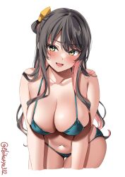 bangs bare_shoulders bikini black_hair blush bow breasts collarbone colored_inner_hair cropped_legs ebifurya female green_eyes hairbow hanging_breasts highres kantai_collection large_breasts leaning_forward long_hair looking_at_viewer multicolored_hair naganami_(kantai_collection) navel oerba_yun_fang one-hour_drawing_challenge open_mouth pink_hair simple_background skindentation smile solo swimsuit thigh_gap thighs twitter_username two-tone_hair very_long_hair white_background yellow_bow