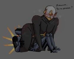 artist:sillyvedro new_blood_interactive ultrakill v1_(ultrakill) gabriel_(ultrakill) rimming rimjob question_mark heart_symbol archangel angel simple_background helmet helmet_only body_markings robot robot_humanoid embarrassed russian_text sweat precum 2boys gay juicy_butt butt text yaoi interspecies penis ass anal duo dark_skin digital_media_(artwork) genitals genital_fluids humanoid horns kneeling lying huge_butt video_games blush nude naked male masturbation black_body