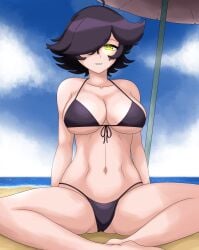 ale_131 arms_behind_back beach bikini black_bikini black_hair cleavage clouds day hair_over_one_eye highres karmavt latam_virtual_youtuber looking_at_viewer ocean open_legs owozu short_hair smiling_at_viewer virtual_youtuber yellow_eyes