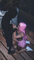 choking grand_theft_auto grand_theft_auto_online grand_theft_auto_v kneeling lana_valentine nopixel nullinvoid pink_hair tommy_tate