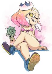 2girls belly crown embarrassed inkling looking_at_viewer marina_(splatoon) mole muramasa_mikado navel octoling pearl_(splatoon) pink_bikini pink_bra small_breasts smile splatoon splatoon_2 thighs white_background yellow_eyes