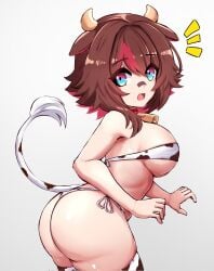 1girls ass big_breasts bikini brown_hair cow_bikini cow_ears cow_horns cow_tail cowbell female_only highres latam_virtual_youtuber owozu rakkun short_hair simple_background slash-ex surprised_expression thighhighs virtual_youtuber vtuber vtuberfanart