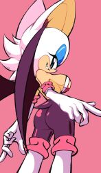 1girls anthro blue_eyes blue_eyeshadow breasts chiropteran elbow_gloves female furry gloves looking_at_viewer nan0lovesyou pink_background rouge_the_bat sideboob smerk smile solo solo_female sonic_(series) sonic_the_hedgehog_(series) tail_markings thick_ass tight_ass white_hair wings