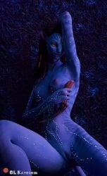2026 3d_(artwork) 4_fingers 4k 9:16 absurd_res alien alien_humanoid areola athletic athletic_female bite biting_lip blender_(artwork) blue_body breasts dagger digital_media_(artwork) dreadlocks erect_nipples female fingers fur genitals glowing glowing_markings grass hair hand_behind_head hi_res high-angle_view holding_dagger holding_knife holding_melee_weapon holding_object holding_weapon humanoid james_cameron's_avatar jewelry knife looking_at_viewer lying markings melee_weapon na'vi navel necklace necklace_only neytiri nipples nude olkategrin on_back on_grass on_ground plant pointy_ears portrait pose puffy_areola puffy_nipples purple_areola shadow simple_background small_breasts small_waist solo striped_body stripes tail vulva wallpaper weapon