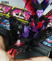 1boy 1girls 3d 3d_(artwork) arcade arcade_machine asian_female b9n bandai_namco black_and_purple_hair breasts copyright_name cum cum_on_feet cum_on_penis demon_girl demon_horns demon_wings detailed_background devil_reina_mishima erect_penis erection facial_markings female foot_fetish light-skinned_male male medium_breasts namco orange_eyes penis penis_between_feet purple_scales reina_mishima spiky_hair tekken tekken_8 unseen_male_face